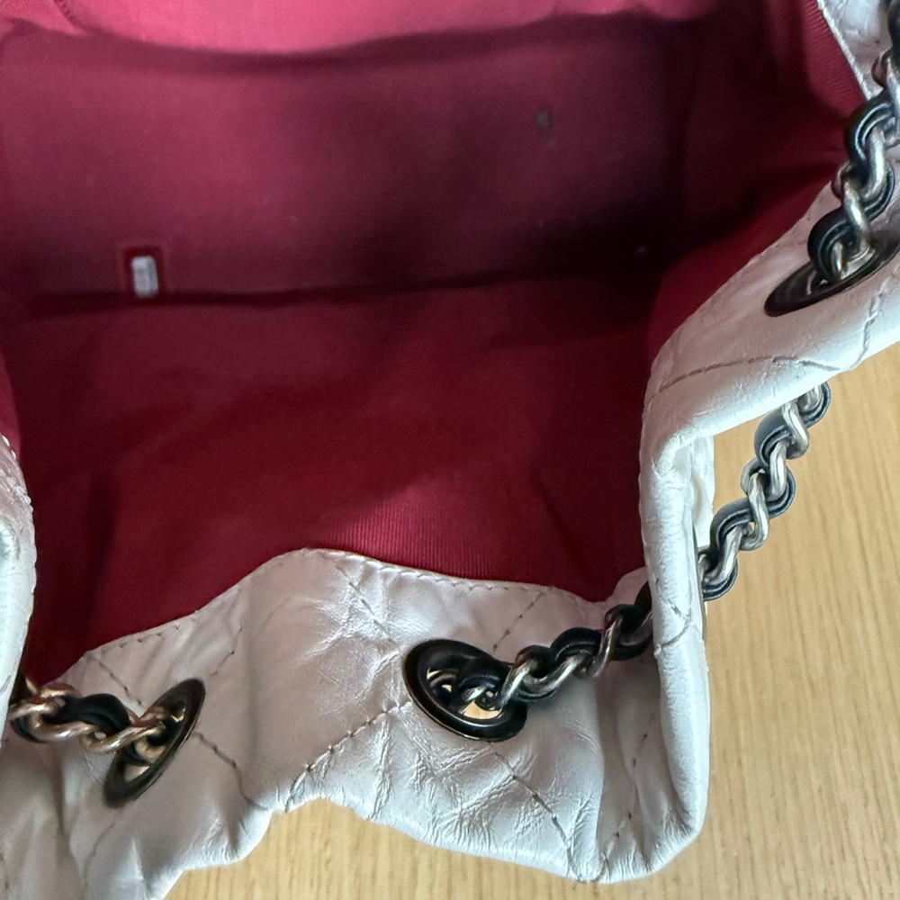 100% AUTHENTIC CHANEL GABRIELLE BACKPACK (WHITE/BLACK) - Picture 4 of 16